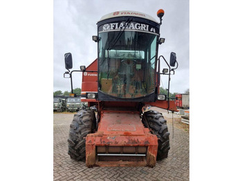 Leikkuupuimuri Laverda 3550 R: kuva Leikkuupuimuri Laverda 3550 R Leikkuupuimuri Laverda 3550 R: kuva Leikkuupuimuri Laverda 3550 R