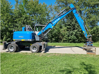 Pyöräalustainen kaivinkone FUCHS