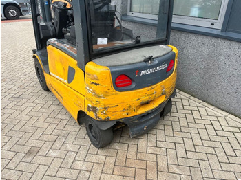 Sähkötrukki Jungheinrich EFG 430: kuva Sähkötrukki Jungheinrich EFG 430 Sähkötrukki Jungheinrich EFG 430: kuva Sähkötrukki Jungheinrich EFG 430