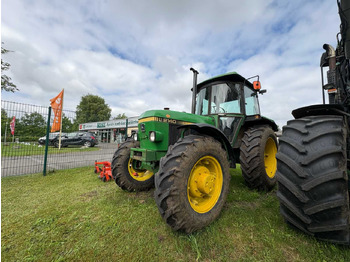 Traktori JOHN DEERE 2140
