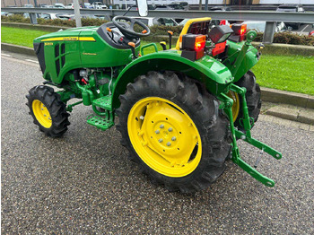 Pientraktori John Deere 3028 EN: kuva Pientraktori John Deere 3028 EN