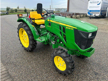Pientraktori John Deere 3028 EN: kuva Pientraktori John Deere 3028 EN