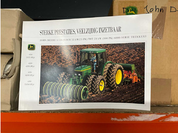 Traktori JOHN DEERE