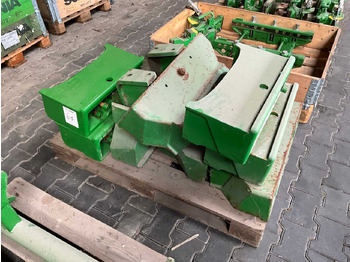 Traktori JOHN DEERE