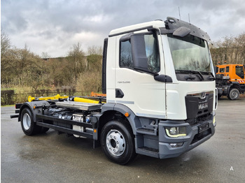 Uusi Koukkulava kuorma-auto MAN TGM 15.290 BL Abrollkipper PowerMatic Standheiz.: kuva Uusi Koukkulava kuorma-auto MAN TGM 15.290 BL Abrollkipper PowerMatic Standheiz. Uusi Koukkulava kuorma-auto MAN TGM 15.290 BL Abrollkipper PowerMatic Standheiz.: kuva Uusi Koukkulava kuorma-auto MAN TGM 15.290 BL Abrollkipper PowerMatic Standheiz.