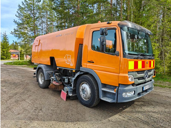 Lakaisuauto BUCHER