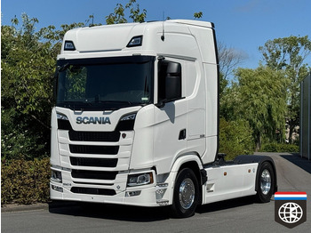 Vetopöytäauto SCANIA S