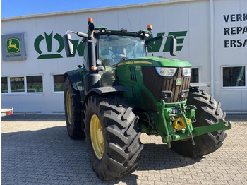 Traktori JOHN DEERE 6215R