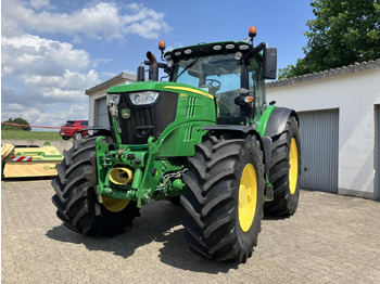 Traktori JOHN DEERE 6215R