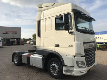 Vetopöytäauto DAF XF 440