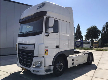 Vetopöytäauto DAF XF 460