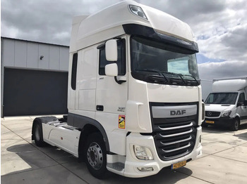 Vetopöytäauto DAF XF 460