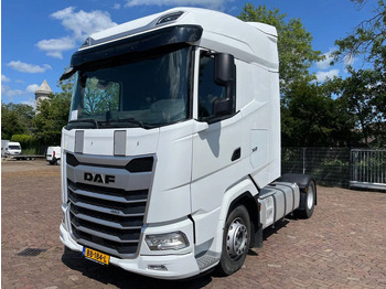 Vetopöytäauto DAF XG 480
