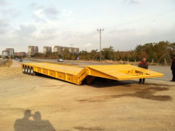 Uusi Apuvaunu puoliperävaunu EMIRSAN Front Loading Lowbed Trailer: kuva Uusi Apuvaunu puoliperävaunu EMIRSAN Front Loading Lowbed Trailer