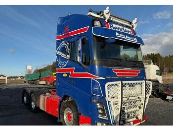Vetopöytäauto VOLVO FH 750