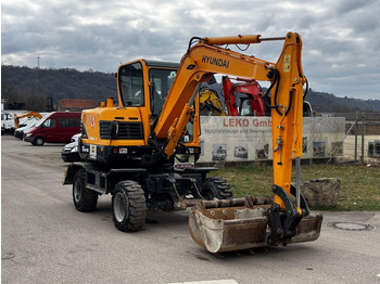 Pyöräalustainen kaivinkone HYUNDAI