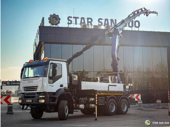 Nosturiauto IVECO Trakker