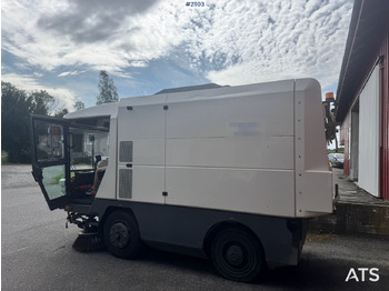 Lakaisuauto Ravo 540: kuva Lakaisuauto Ravo 540