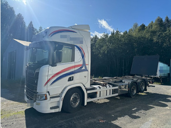 Konttialus/ Vaihtokuormatilat kuorma-auto Scania R580: kuva Konttialus/ Vaihtokuormatilat kuorma-auto Scania R580