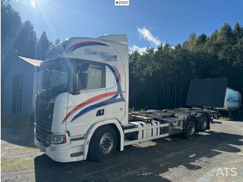 Konttialus/ Vaihtokuormatilat kuorma-auto Scania R580: kuva Konttialus/ Vaihtokuormatilat kuorma-auto Scania R580