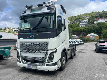 Vetopöytäauto Volvo FH650: kuva Vetopöytäauto Volvo FH650