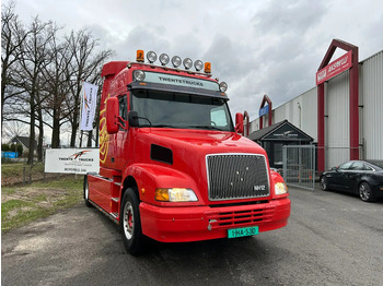 Vetopöytäauto VOLVO NL