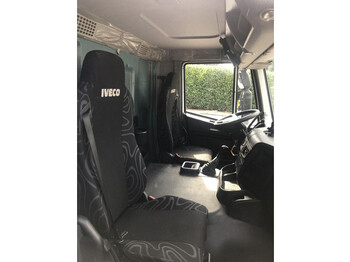 Ohjaamo ja sisustus - Kuorma-auto Iveco TRAKKER - HI-STREET Euro 6: kuva Ohjaamo ja sisustus - Kuorma-auto Iveco TRAKKER - HI-STREET Euro 6