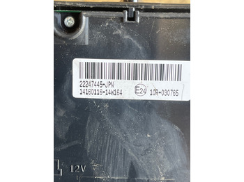 Ohjaamo ja sisustus - Kuorma-auto RENAULT INSTRUMENT 7422247445: kuva Ohjaamo ja sisustus - Kuorma-auto RENAULT INSTRUMENT 7422247445