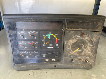 Ohjaamo ja sisustus SCANIA