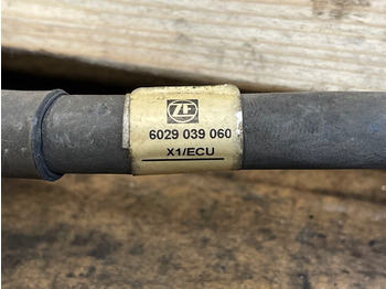 Kaapelit/ Johdot - Kuorma-auto ZF EST CABEL 6029039060: kuva Kaapelit/ Johdot - Kuorma-auto ZF EST CABEL 6029039060 Kaapelit/ Johdot - Kuorma-auto ZF EST CABEL 6029039060: kuva Kaapelit/ Johdot - Kuorma-auto ZF EST CABEL 6029039060