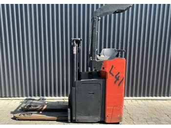 Pinoamistrukki Linde D12S: kuva Pinoamistrukki Linde D12S