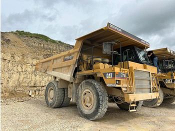 Dumpperi CATERPILLAR