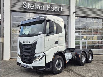 Vetopöytäauto IVECO X-WAY