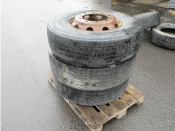 Täydellinen pyörä - Rakennuskoneet Renkaat vanteilla 295/80 R22,5 3kpl: kuva Täydellinen pyörä - Rakennuskoneet Renkaat vanteilla 295/80 R22,5 3kpl