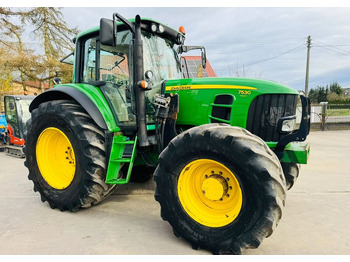 Traktori JOHN DEERE 7530