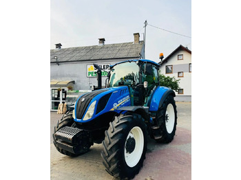 Traktori NEW HOLLAND T5