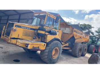 Nivelkippiauto VOLVO A25C