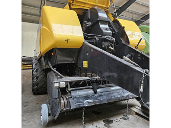 Heinäkone New Holland BB9090: kuva Heinäkone New Holland BB9090
