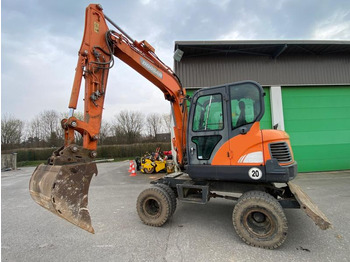Pyöräalustainen kaivinkone DOOSAN DX55