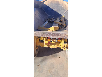 Nivelkippiauto CAT 745 C: kuva Nivelkippiauto CAT 745 C