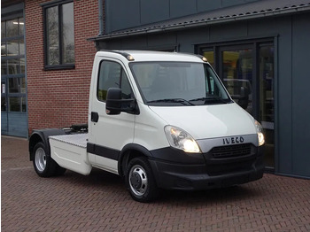 Vetopöytäauto IVECO Daily