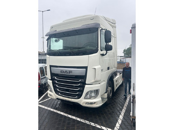 Vetopöytäauto DAF XF 106 440