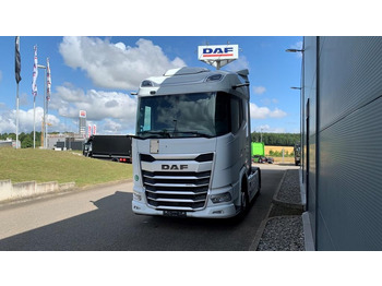 Vetopöytäauto DAF XG 480
