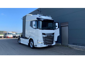Vetopöytäauto DAF XG 530