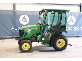 Traktori JOHN DEERE 2320