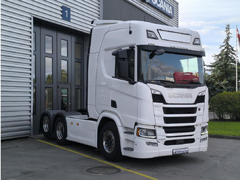 Vetopöytäauto SCANIA R 500