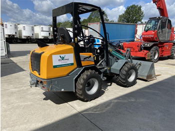 Pienkuormaaja GiANT G2700 Xtra HD (6436): kuva Pienkuormaaja GiANT G2700 Xtra HD (6436) Pienkuormaaja GiANT G2700 Xtra HD (6436): kuva Pienkuormaaja GiANT G2700 Xtra HD (6436)