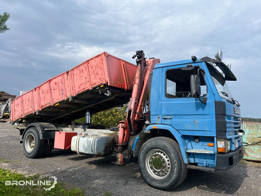 1984 SCANIA G82ML 54PA Tipper + HMF crane - Kippiauto kuorma-auto, Nosturiauto: kuva 1984 SCANIA G82ML 54PA Tipper + HMF crane - Kippiauto kuorma-auto, Nosturiauto 1984 SCANIA G82ML 54PA Tipper + HMF crane - Kippiauto kuorma-auto, Nosturiauto: kuva 1984 SCANIA G82ML 54PA Tipper + HMF crane - Kippiauto kuorma-auto, Nosturiauto