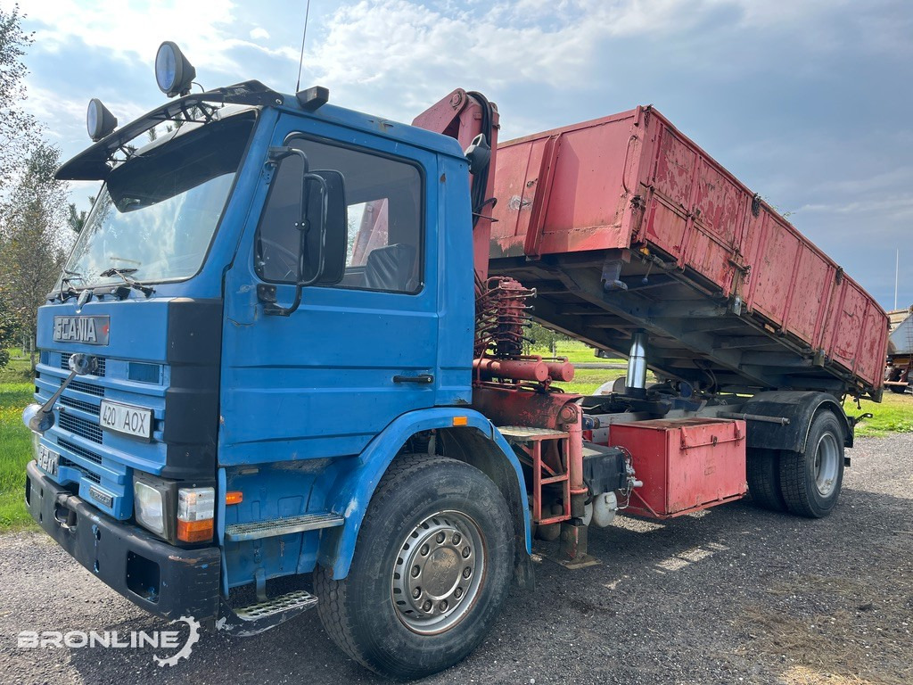 1984 SCANIA G82ML 54PA Tipper + HMF crane - Kippiauto kuorma-auto, Nosturiauto: kuva 1984 SCANIA G82ML 54PA Tipper + HMF crane - Kippiauto kuorma-auto, Nosturiauto 1984 SCANIA G82ML 54PA Tipper + HMF crane - Kippiauto kuorma-auto, Nosturiauto: kuva 1984 SCANIA G82ML 54PA Tipper + HMF crane - Kippiauto kuorma-auto, Nosturiauto