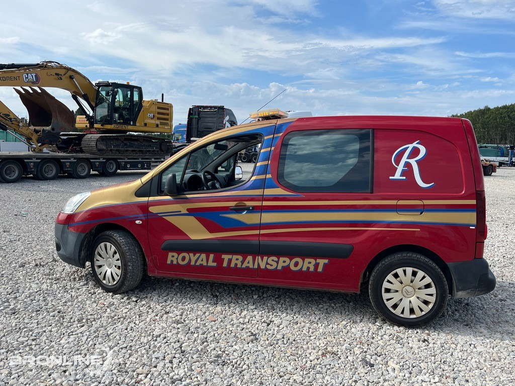 2015 Citroën Berlingo 1.6 84kW - Henkilöauto: kuva  2015 Citroën Berlingo 1.6 84kW - Henkilöauto 2015 Citroën Berlingo 1.6 84kW - Henkilöauto: kuva  2015 Citroën Berlingo 1.6 84kW - Henkilöauto